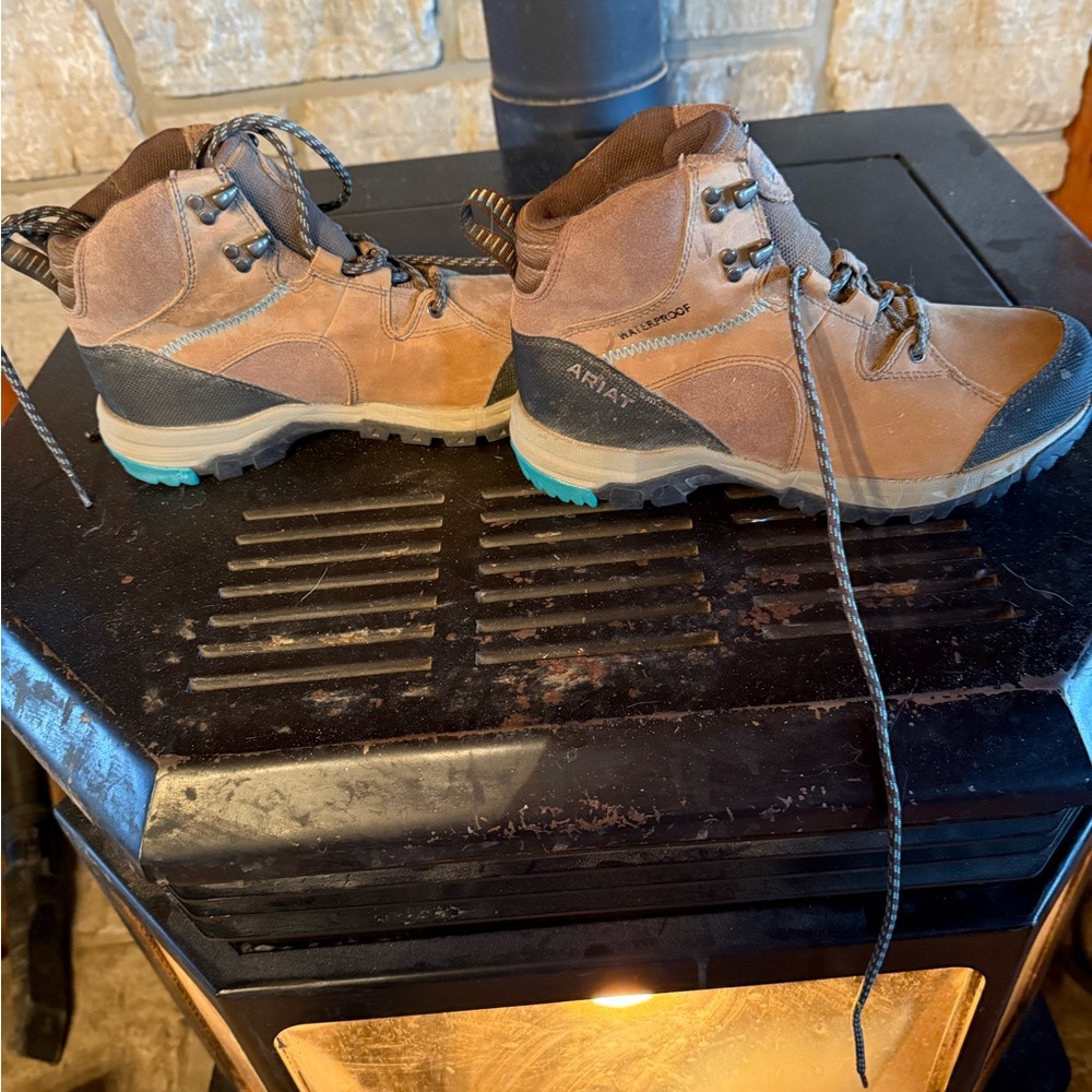 Ariat women’s leather boots